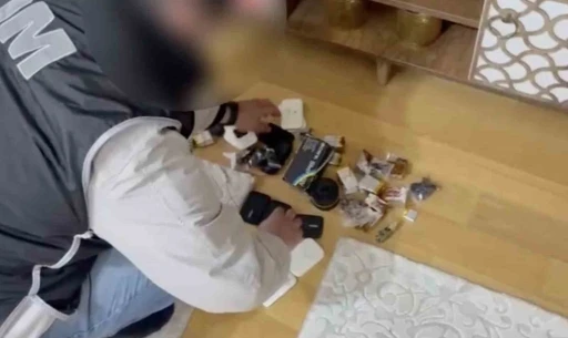 Ehliyet sınavında kopya ağı &ccedil;&ouml;kertildi: 10 milyonluk gelir ortaya &ccedil;ıktı
