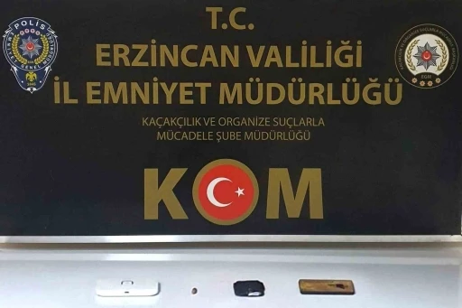 Ehliyet sınavında kopya düzeneği ele geçirildi
