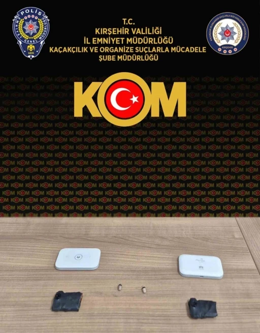 Ehliyet sınavında kopya d&uuml;zeneğiyle yakalandılar
