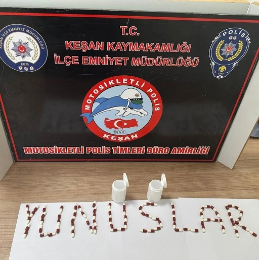 Ehliyetsiz plakasız motosiklet kullanırken &uuml;zerinde uyuşturucu &ccedil;ıktı
