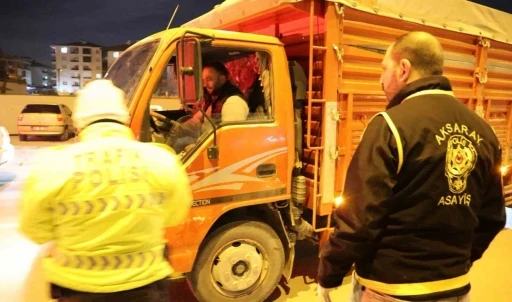 Ehliyetsiz sürücü çekme belgeli kamyonetle yakalandı: 46 bin 621 lira ceza
