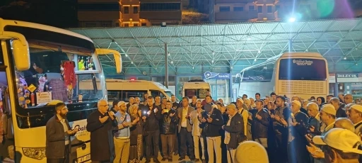 Ek kontenjan hakkı elde eden hacı adayları kutsal topraklara uğurlandı

