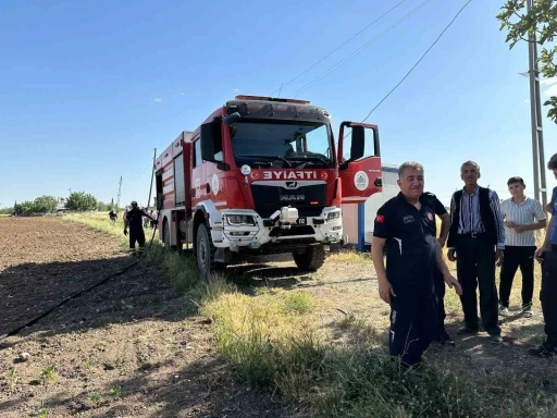 Ekili alan yanında çıkan yangın korkuttu
