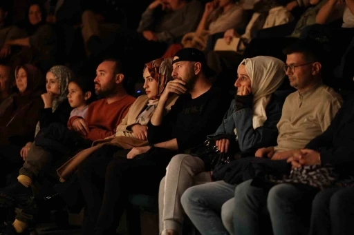 Ekim takvimi "Mükemmel Partner" tiyatrosu ile son buldu