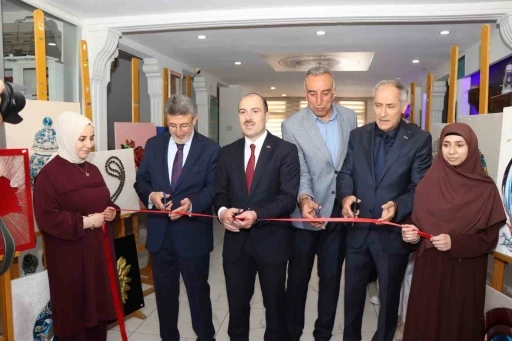 El emeği göz nuru emeklerini sergilediler
