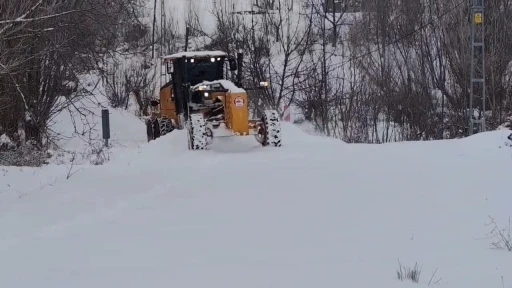 Elazığ&rsquo;da 181 k&ouml;y yolu a&ccedil;ıldı, 365&rsquo;inde &ccedil;alışmalar s&uuml;r&uuml;yor
