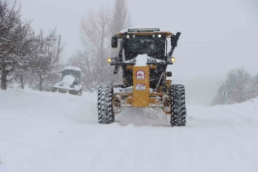 Elazığ&rsquo;da 259 k&ouml;y yolunda &ccedil;alışmalar s&uuml;r&uuml;yor
