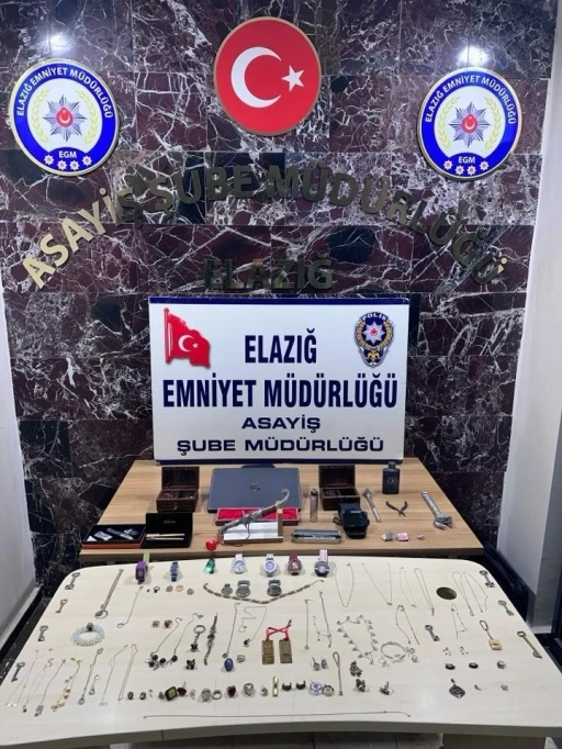Elazığ&rsquo;da 7 milyon liralık ziynet eşyası &ccedil;alan 4 ş&uuml;pheli tutuklandı
