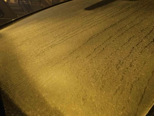 Elazığ&rsquo;da ara&ccedil;ların camları buz tuttu
