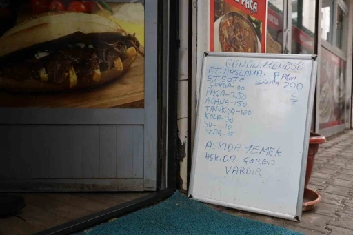 Elazığ&rsquo;da &rsquo;askıda yemek ve &ccedil;orba&rsquo; uygulaması y&uuml;rek ısıttı
