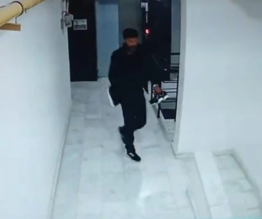 Elazığ’da ayakkabı hırsızlığı kamerada
