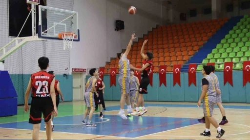 Elazığ’da basketbol turnuvası tamamladı
