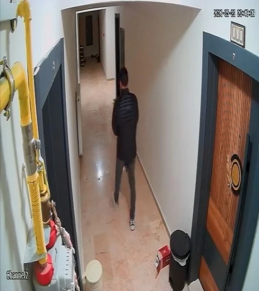 Elazığ&rsquo;da &ccedil;i&ccedil;ek hırsızı kameraya yakalandı
