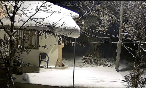 Elazığ&rsquo;da deprem anı g&uuml;venlik kameralarına  yansıdı
