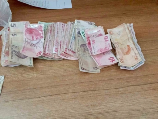 Elazığ&rsquo;da dilencinin &lsquo;bebek arabası&rsquo; hilesi zabıtaya takıldı
