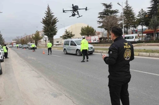 Elazığ&rsquo;da dron destekli trafik uygulaması
