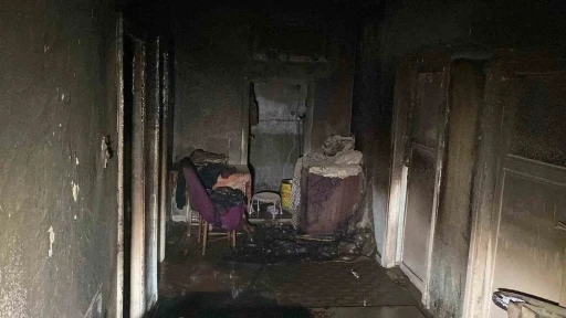 Elazığ&rsquo;da ev yangını: Engelli gen&ccedil; kız hayatını kaybetti
