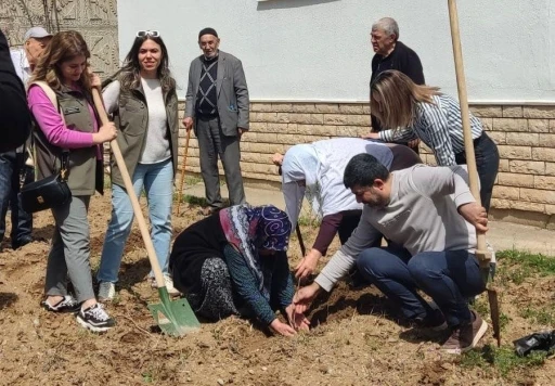 Elazığ&rsquo;da  fidan dikme etkinliği
