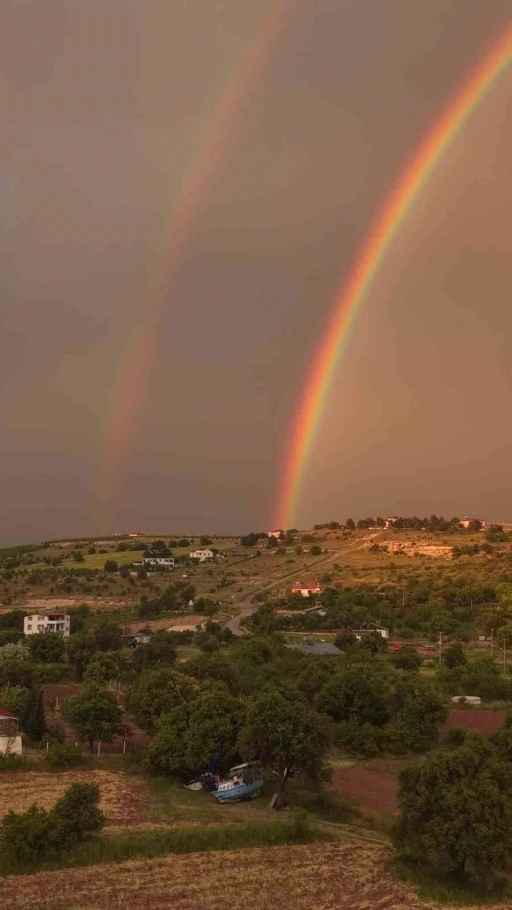 Elazığ&rsquo;da g&ouml;kkuşakları g&ouml;rsel ş&ouml;len oluşturdu
