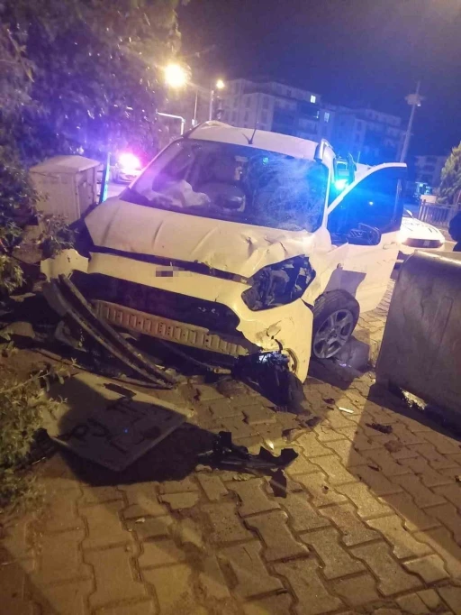 Elazığ’da hafif ticari araç ile motosiklet çarpıştı: 6 yaralı

