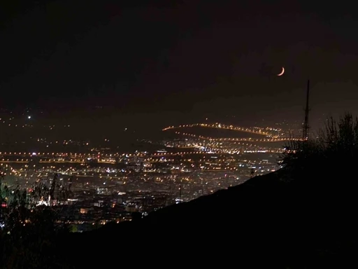 Elazığ’da hilal ay hayran bıraktı