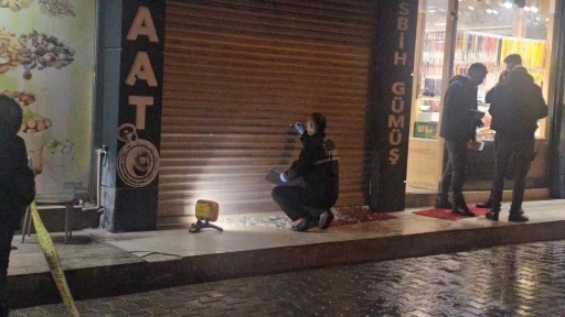 Elazığ&rsquo;da iş yerine silahlı saldırı: Vitrine 9 kurşun isabet etti
