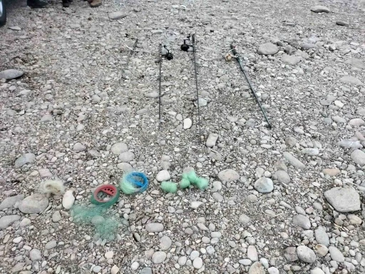 Elazığ&rsquo;da ka&ccedil;ak balık avlayanlara operasyon
