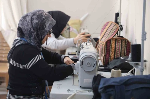 Elazığ’da kadınlar hayallerinin peşinde ter döküyor
