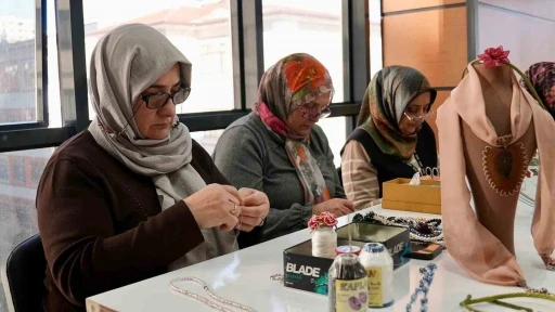 Elazığ&rsquo;da kadınlara y&ouml;nelik kurs programı s&uuml;r&uuml;yor
