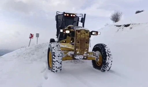 Elazığ&rsquo;da kapalı 310 k&ouml;y yolunda &ccedil;alışmalar s&uuml;r&uuml;yor
