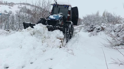 Elazığ’da kapanan 293 köy yolunda çalışmalar sürüyor
