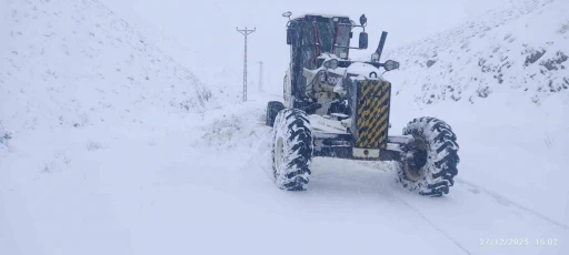 Elazığ&rsquo;da kar etkili oldu: 482 k&ouml;y yolu ulaşıma kapandı
