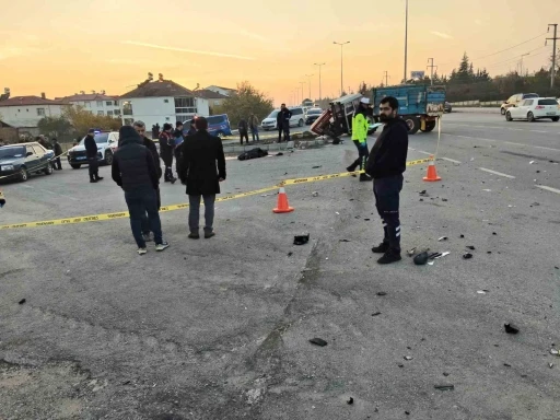 Elazığ’da kazada savrulan araç yayaya çarptı: 1 ölü, 2 yaralı
