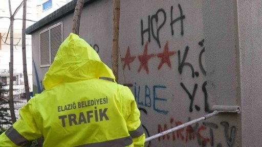 Elazığ&rsquo;da kent estetiğini bozan duvar yazıları temizleniyor

