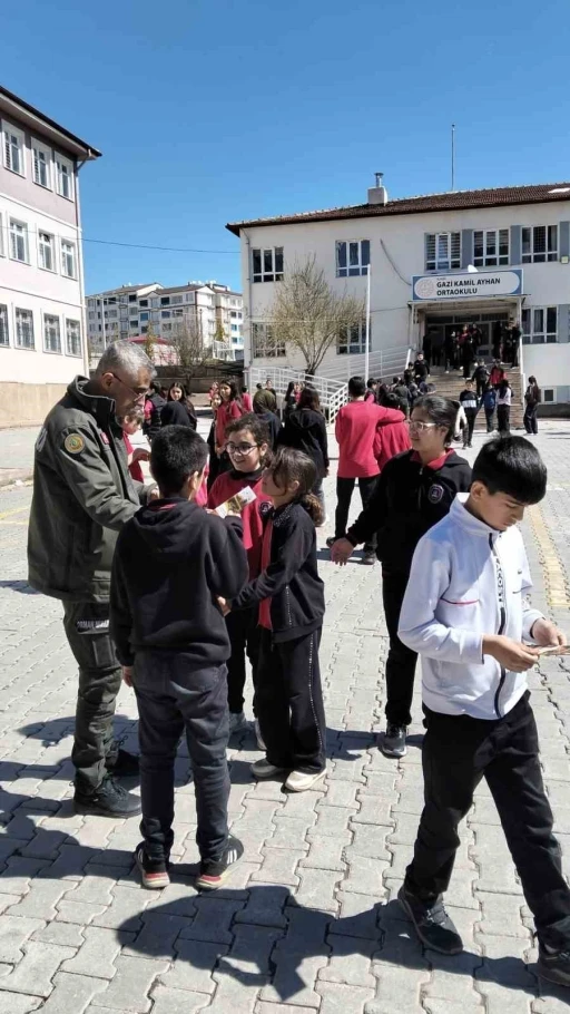 Elazığ&rsquo;da &ouml;ğrencilere orman yangını ile m&uuml;cadele &ccedil;alışması
