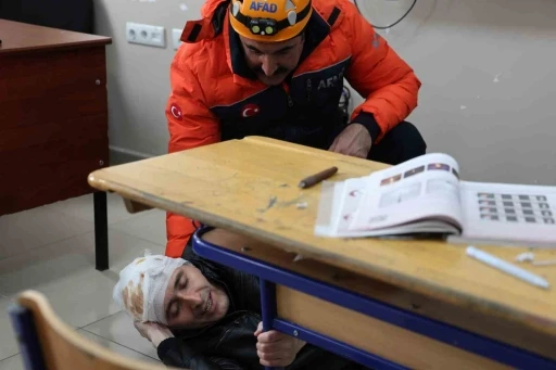 Elazığ&rsquo;da okullarda deprem tatbikatı
