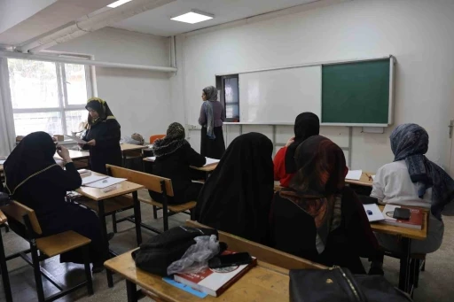 Elazığ&rsquo;da okuma-yazma kursuna yoğun ilgi
