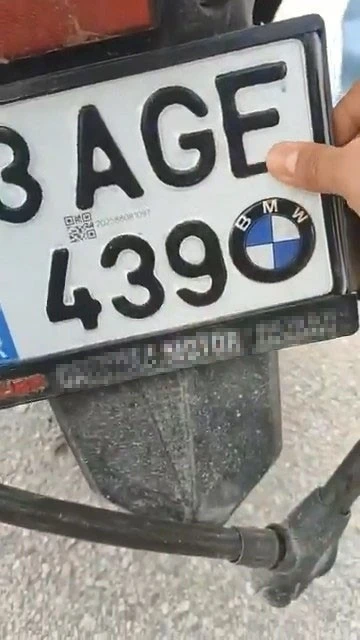 Elazığ&rsquo;da plakayı kalemle boyayarak değiştiren s&uuml;r&uuml;c&uuml;ye 220 bin lira ceza yazıldı
