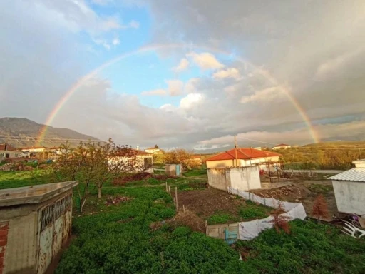 Elazığ’da sağanak sonrası oluşan gökkuşağı hayran bıraktı
