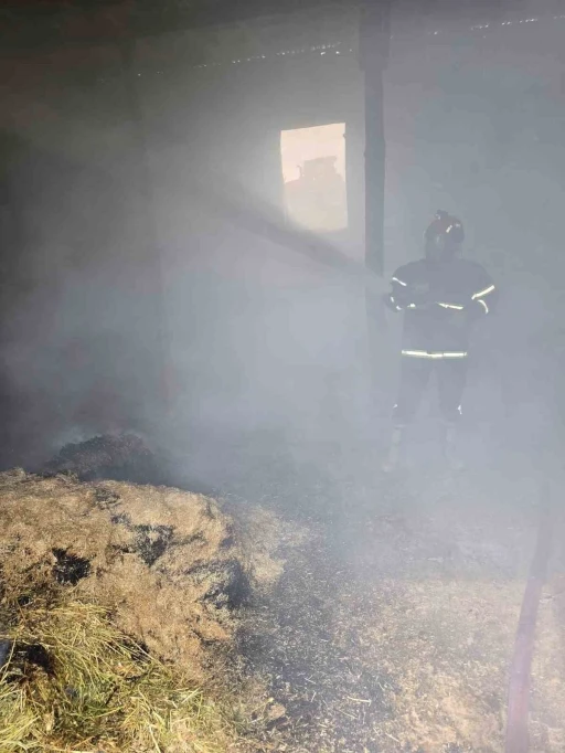 Elazığ’da samanlık yangını

