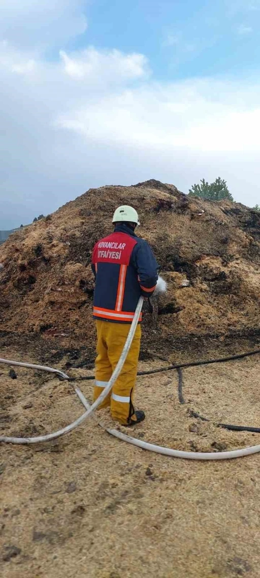 Elazığ’da samanlıkta korkutan yangın
