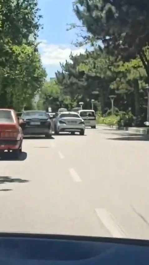 Elazığ&rsquo;da tehlikeli şerit değiştiren s&uuml;r&uuml;c&uuml;ye ceza
