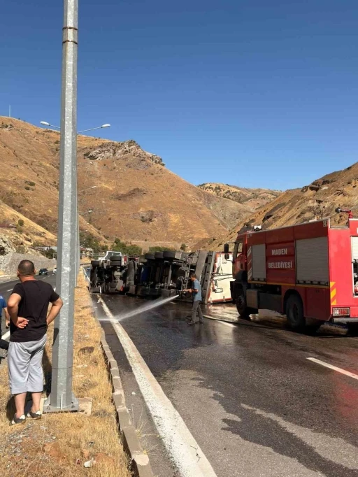 Elazığ’da tır devirdi: 1 yaralı
