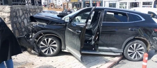 Elazığ&rsquo;da trafik kazası: 3 yaralı
