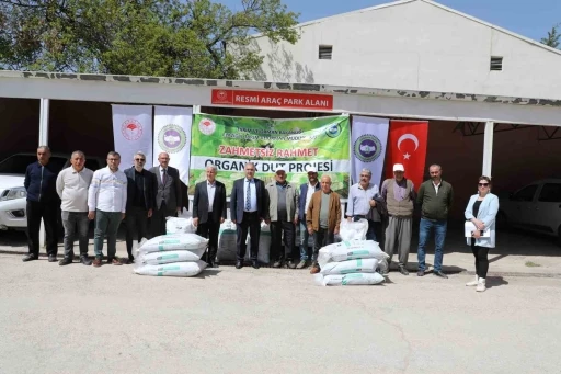 Elazığ’da üreticilere 2,5 ton gübre dağıtıldı
