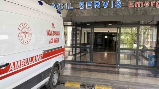 Elazığ&rsquo;da &uuml;st&uuml;ne &ccedil;orba d&ouml;k&uuml;len 7 aylık bebek tedavi altına alındı
