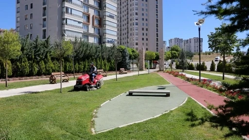 Elazığ&rsquo;da yeşil alanlarda d&uuml;zenleme &ccedil;alışmaları s&uuml;r&uuml;yor
