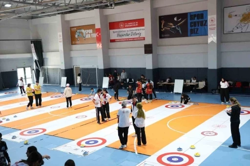 Elazığ, Floor Curling gen&ccedil;ler grup m&uuml;sabakalarına ev sahipliği yaptı
