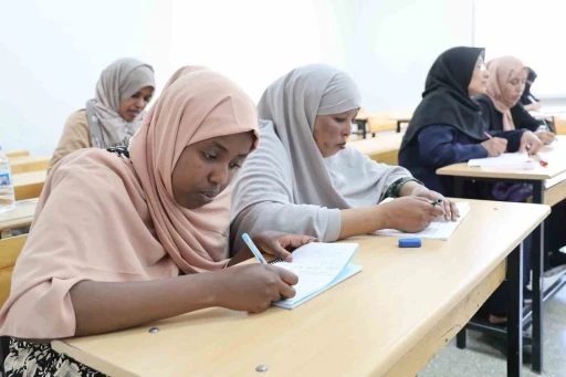Elazığ’ın yabancıları Türkçe öğreniyor
