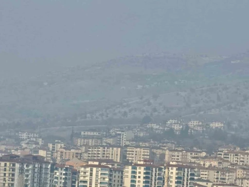 Elazığ&rsquo;ın y&uuml;ksek kesimlerinde sis etkili oluyor
